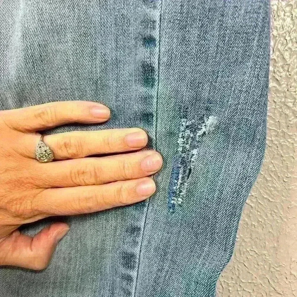 CARHARTT Classic Relaxed Fit Light Wash Distressed Jeans Work Denim Men 38 x 34 - Picture 4 of 12